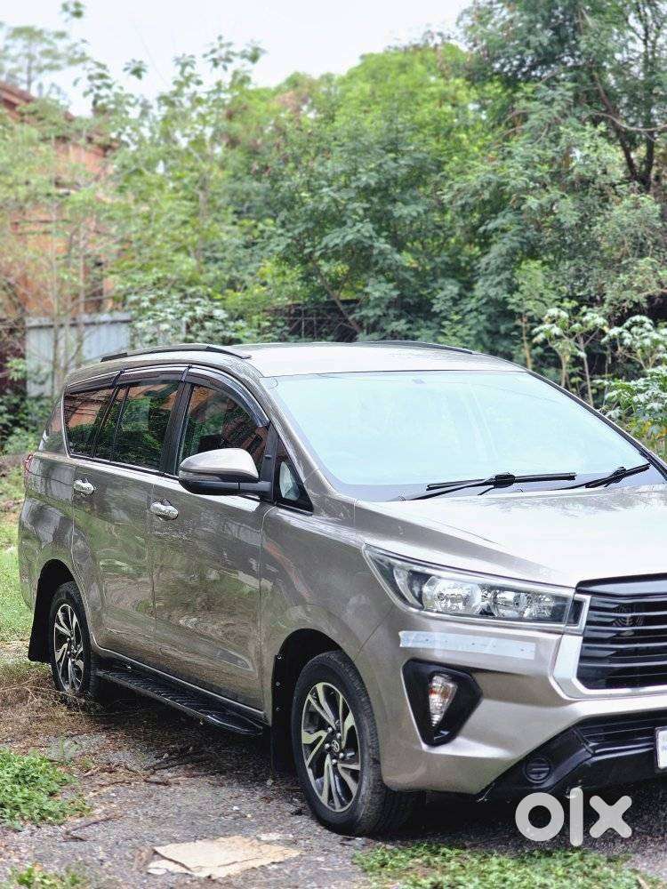 Toyota Innova Crysta 2.4 G Mt 8s, 2022, Diesel