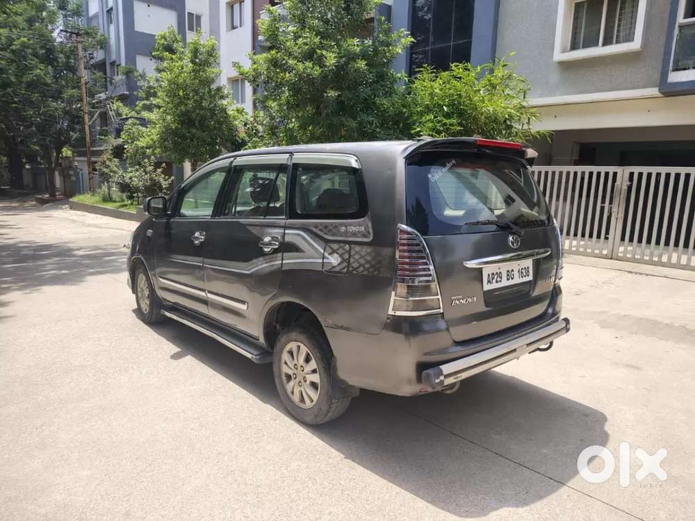 Toyota Innova 2.5 V 8 Str, 2009, Diesel