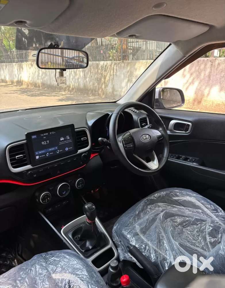 Hyundai Venue 1.2 S (o), 2022, Petrol
