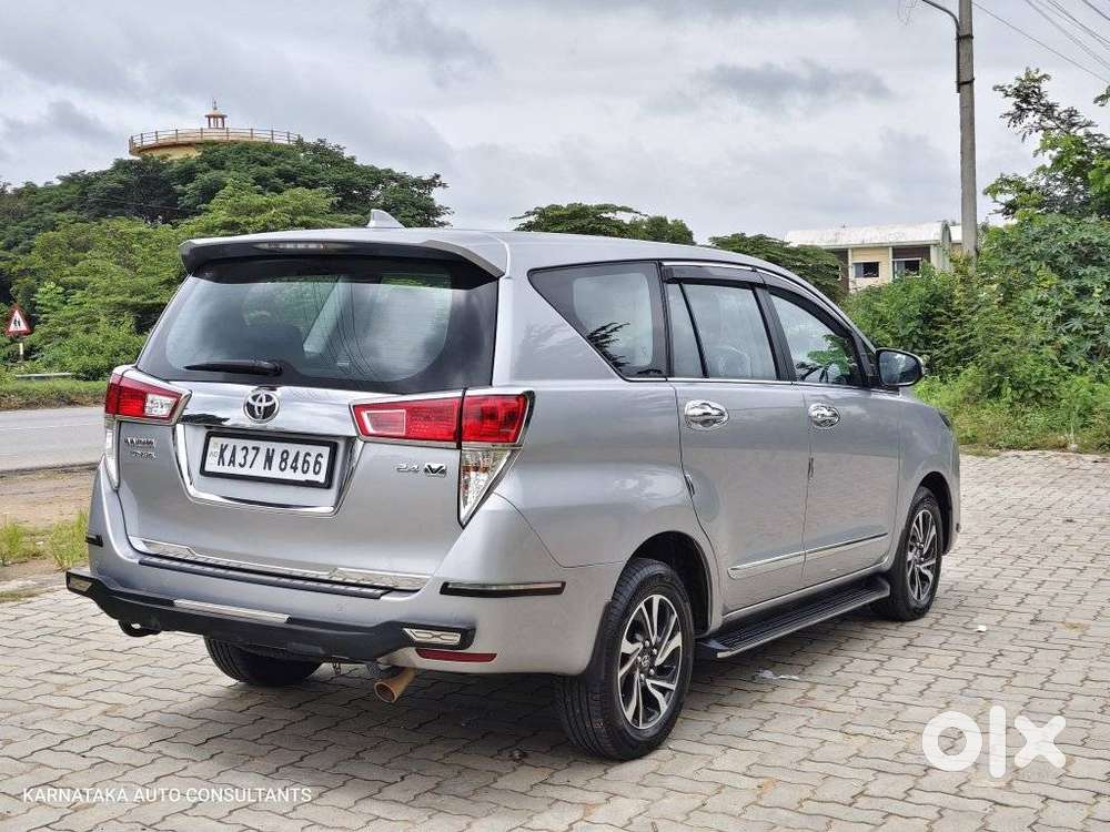 Toyota Innova Crysta [2020-ongoing] 2.4 Vx 8 Str, 2023, Diesel