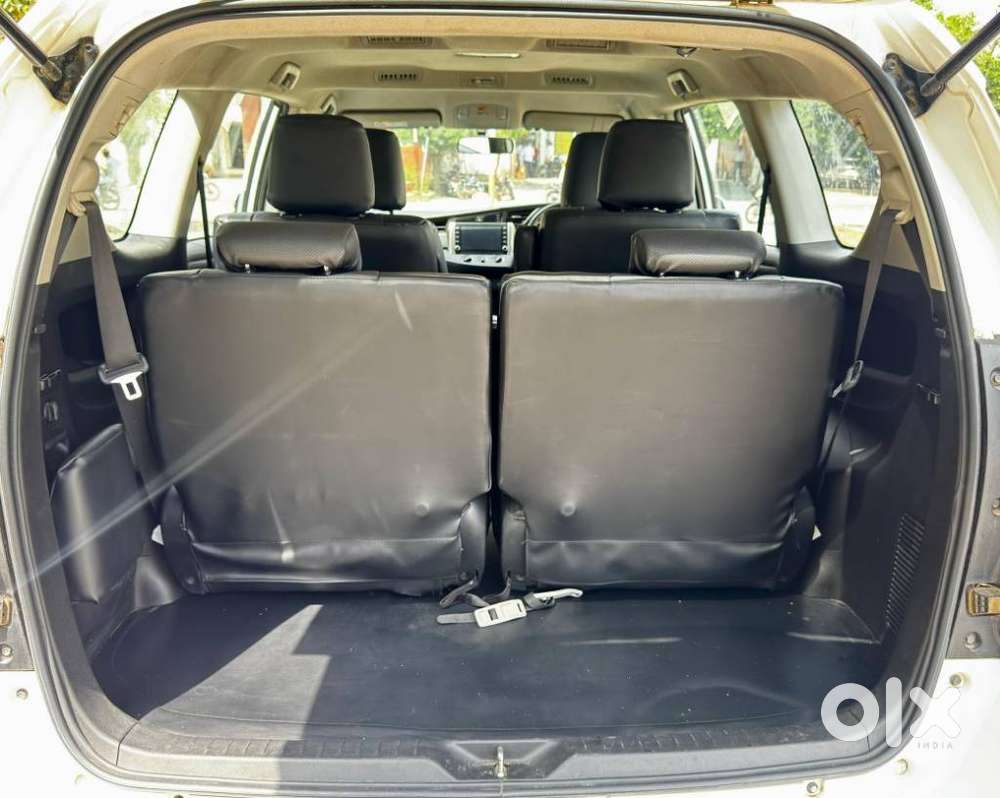Toyota Innova Crysta 2.4 G Mt, 2024, Diesel