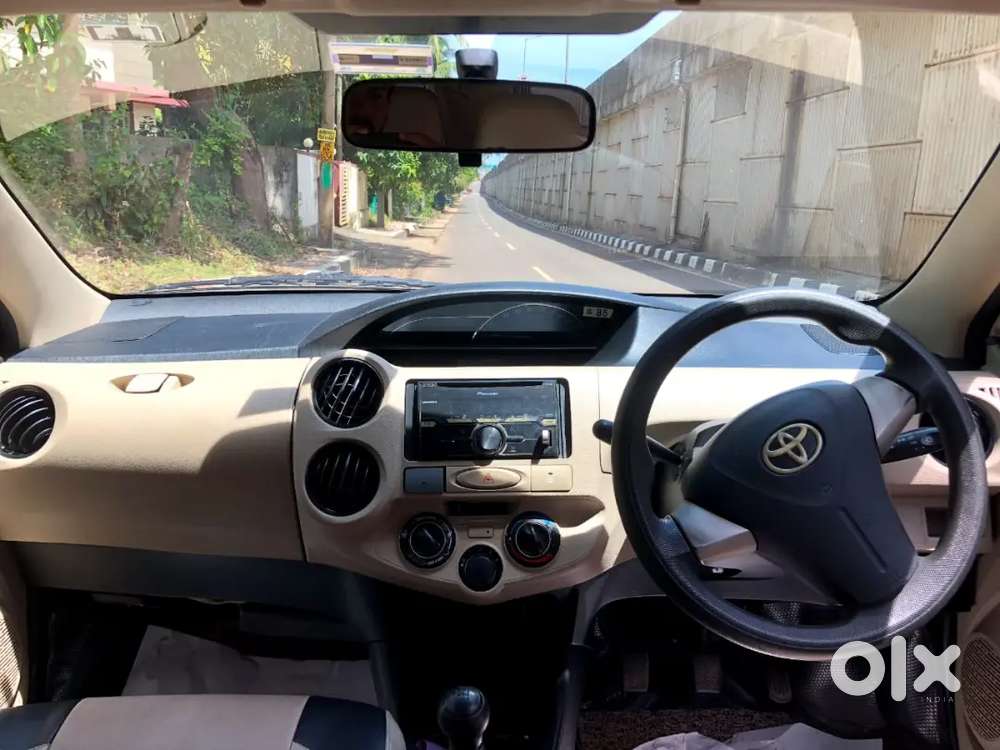 Toyota Etios Liva 2016