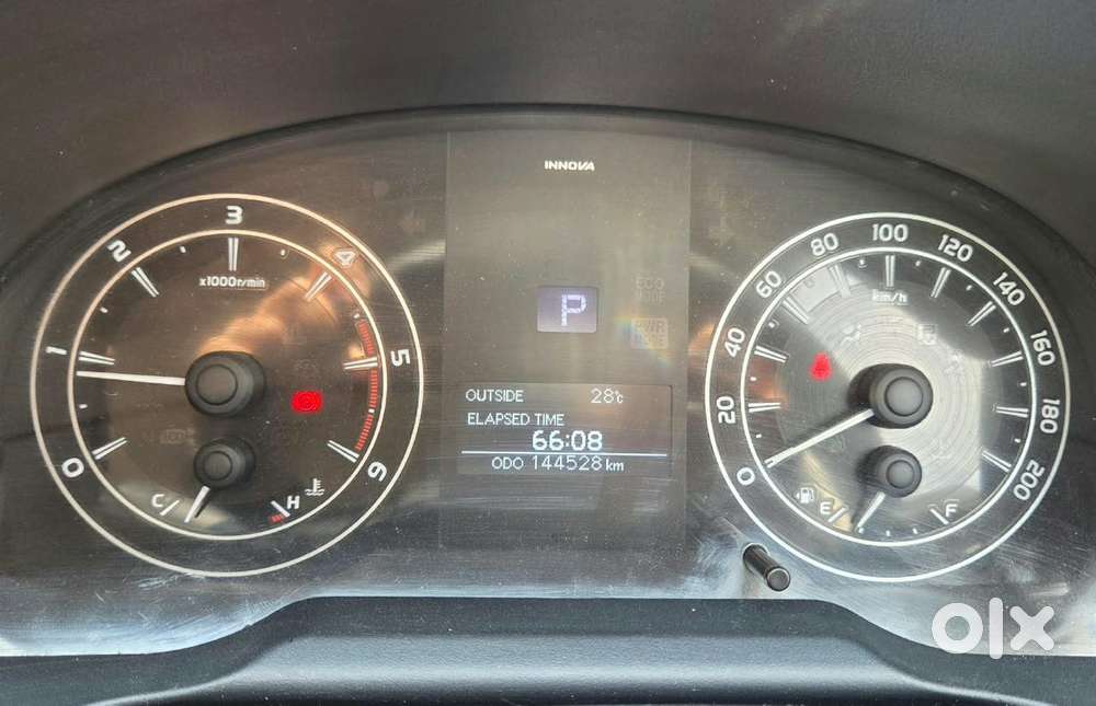 Toyota Innova Crysta 2.8 Gx At 7 Str, 2016, Diesel