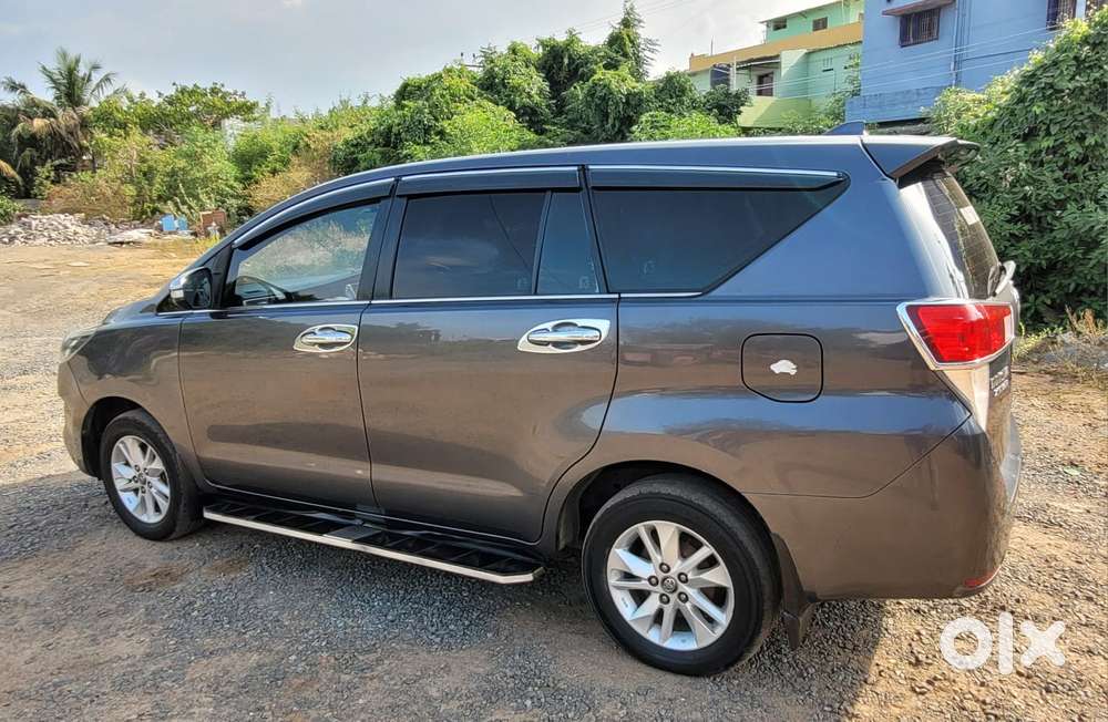 Toyota Innova Crysta 2.4 V 8 Str, 2017, Diesel