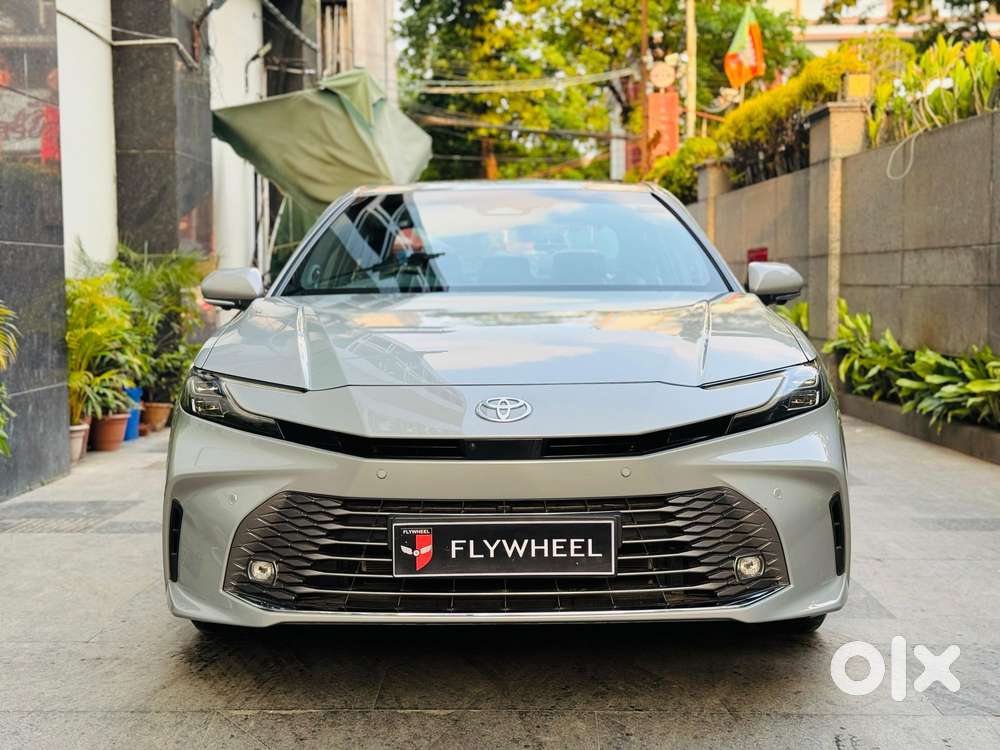 Toyota Camry Hybrid, 2025, Electric