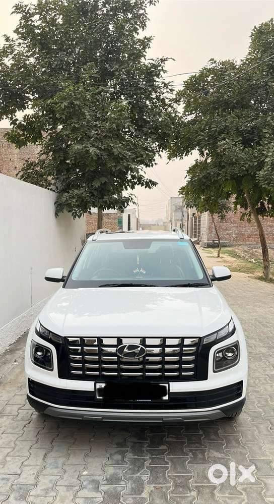 Hyundai Venue Petrol 2023
