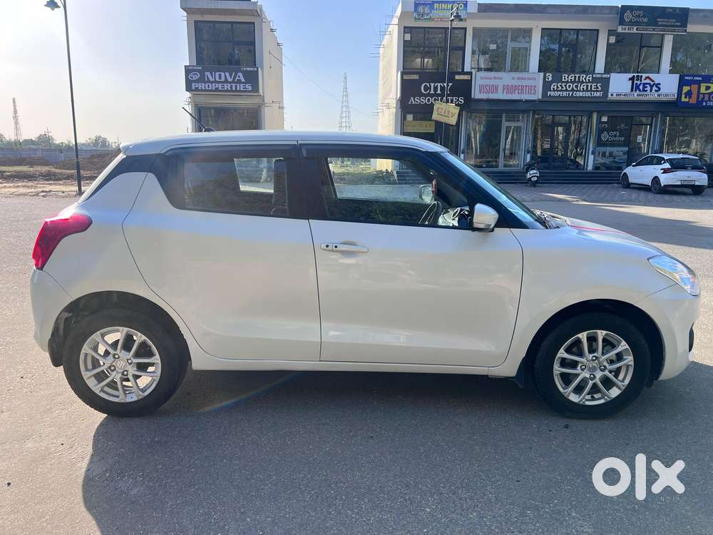 Maruti Suzuki Swift 1.3 Zxi, 2023, Petrol