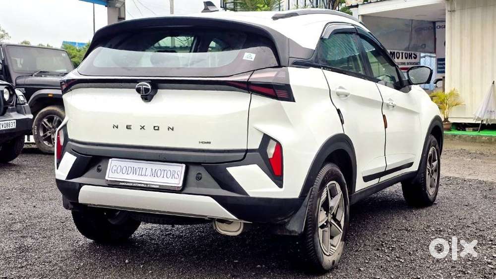Tata Nexon Creative Plus 1.2 Revotron Petrol 6 Mt, 2025, Cng & Hybri..