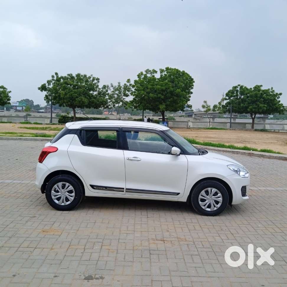 Maruti Suzuki Swift Vxi, 2022, Petrol