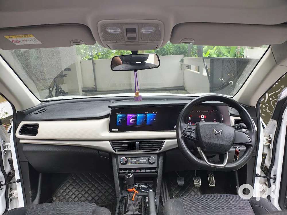 Mahindra Xuv700 Petrol 2023