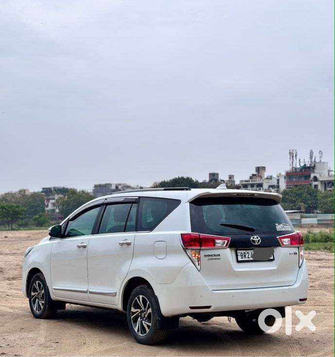 Toyota Innova Crysta 2.4 G Plus Mt 8 Str, 2025, Diesel