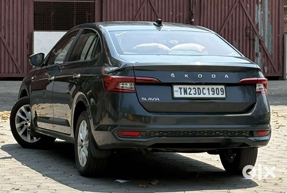 Skoda Slavia Ambition 1.0l Tsi At, 2022, Petrol