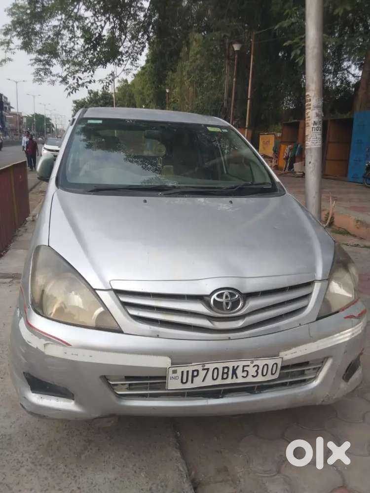 Toyota Innova 2011