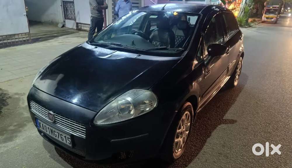 Selling Fiat Grand Punto 2011 Model Petrol Fresh Fc An Insurance