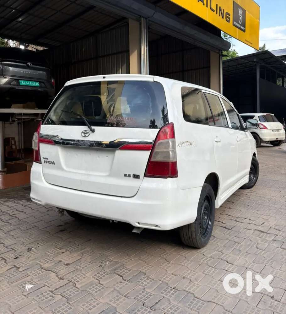 Toyota Innova 2016 Diesel 175600 Km Driven