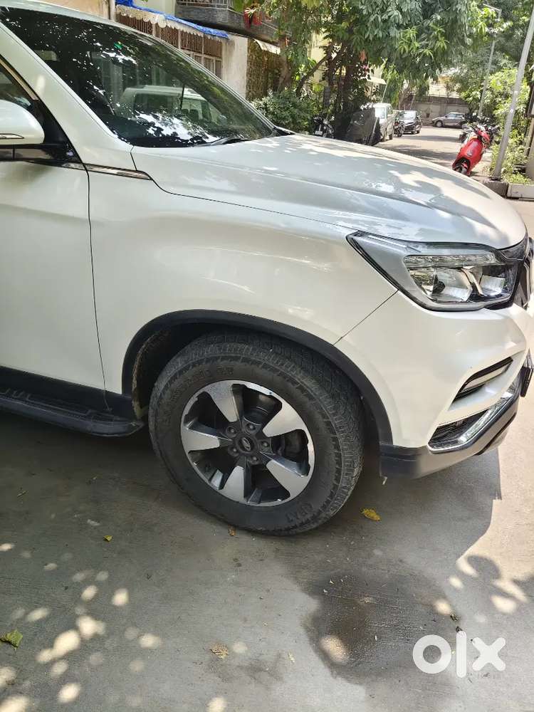 Mahindra Alturas G4 2019