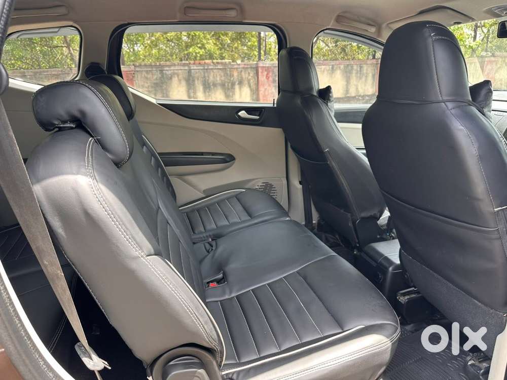 Renault Triber Rxz, 2023, Petrol