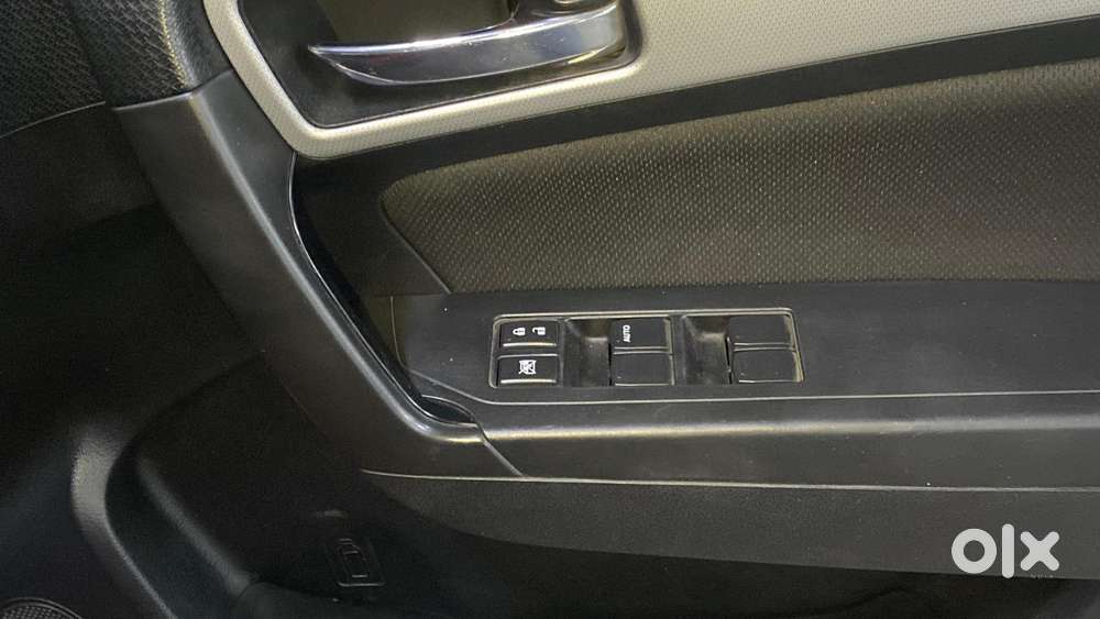 Maruti Suzuki Vitara Brezza 1.5 Zxi Plus Dual Tone, 2020, Petrol
