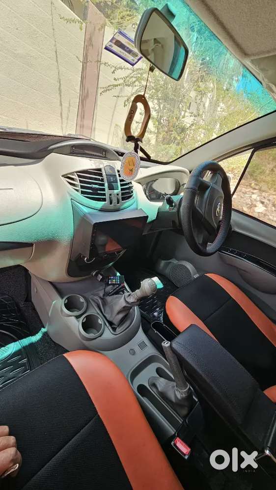 Mahindra Nuvosport 2016