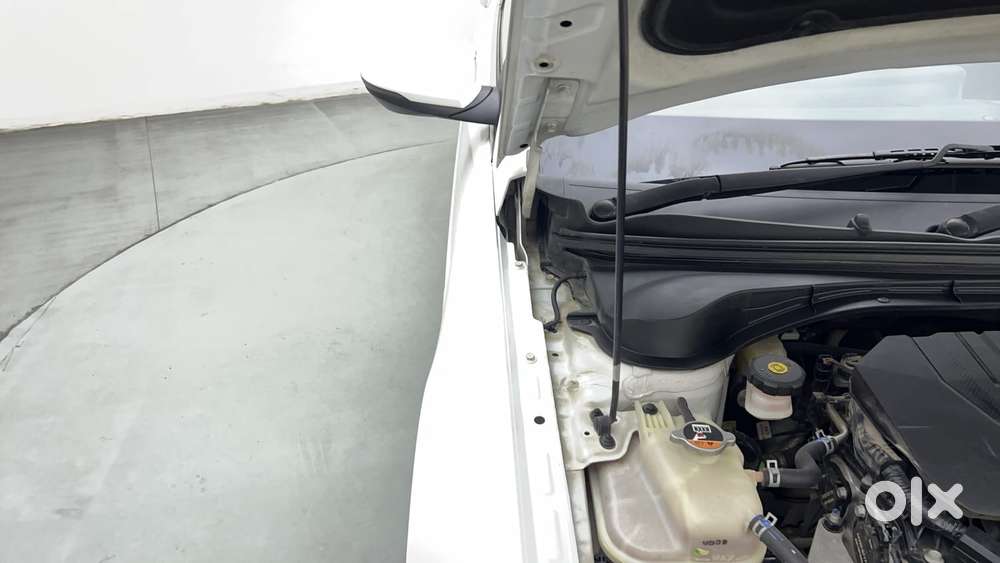 Hyundai Verna 1.5 Sx (o) Turbo Petrol Mt, 2023, Petrol
