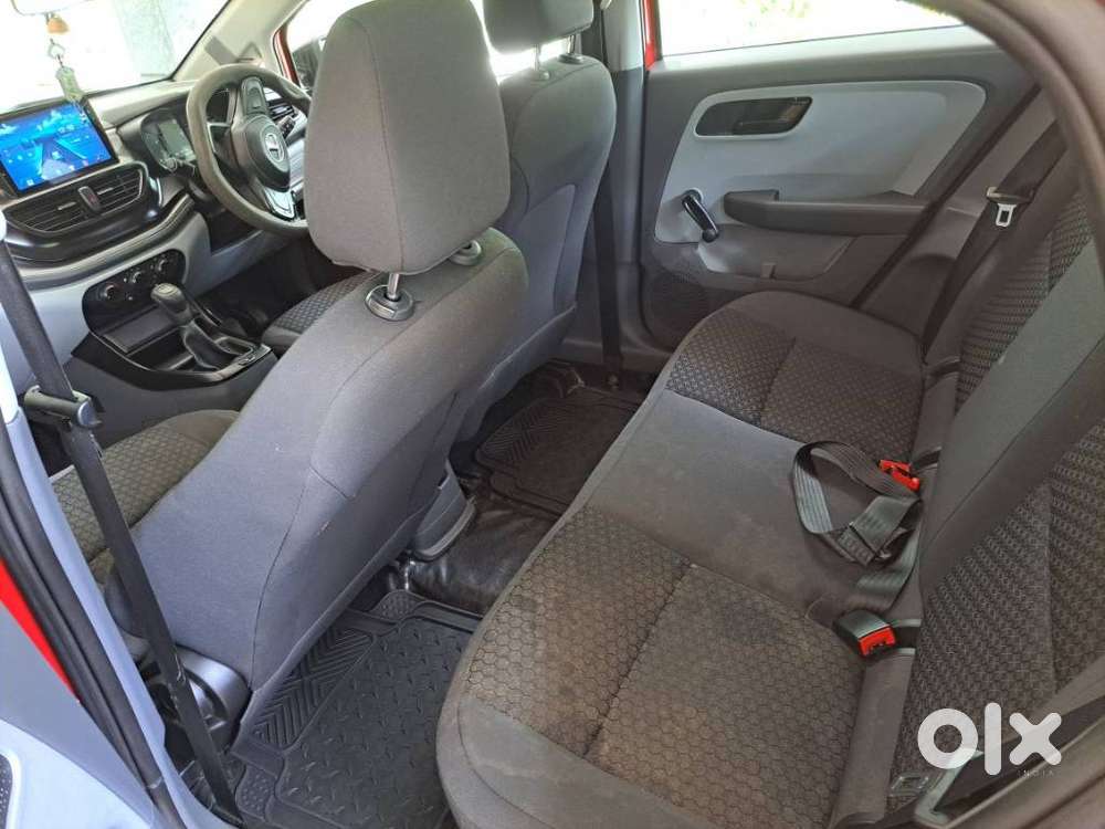 Tata Altroz 1.2 Xe, 2021, Petrol