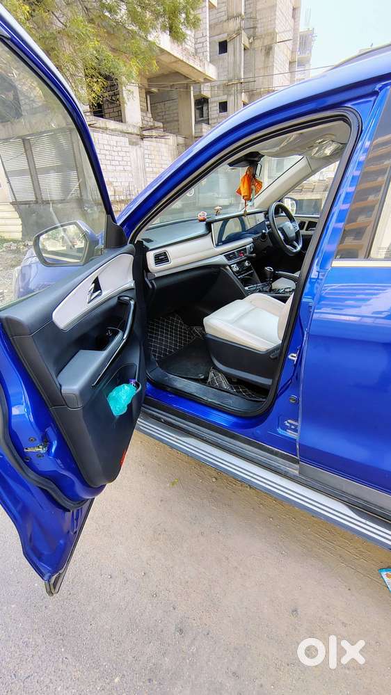 Mahindra Xuv700 2022 Ax7 Petrol 17100 Km Driven