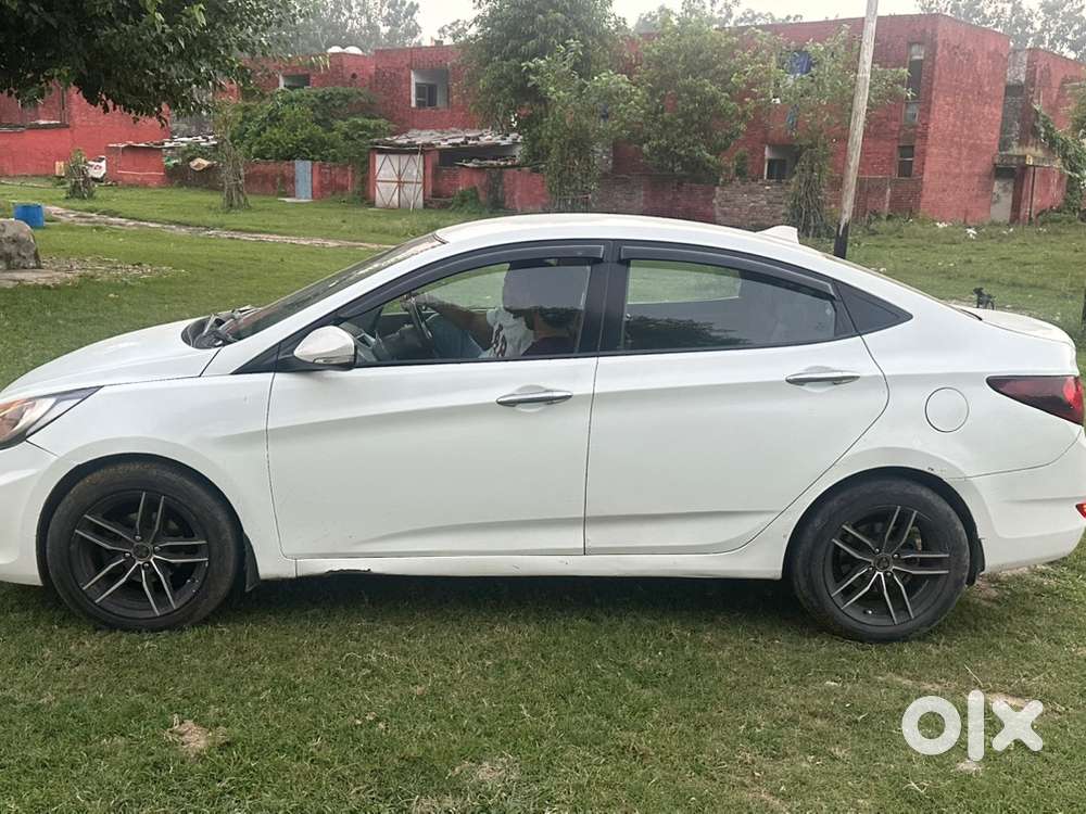 Hyundai Fluidic Verna 2012