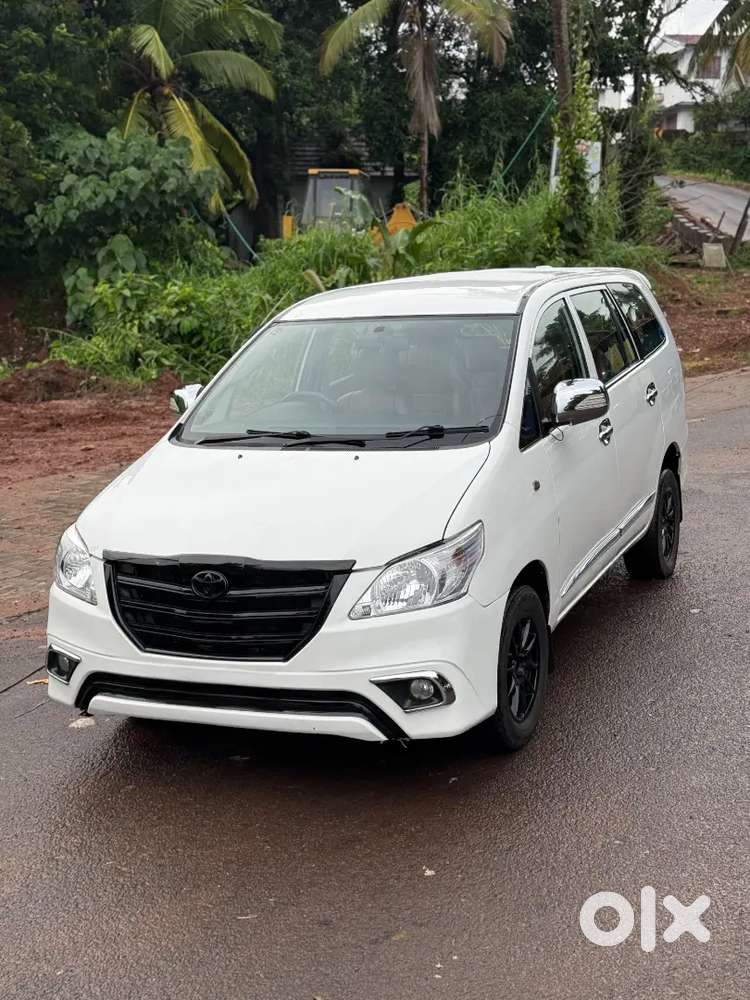 Toyota Innova 2.5 V 2012
