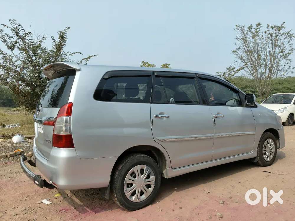 Toyota Innova 2012