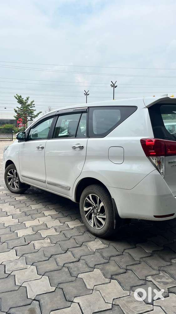 Toyota Innova Crysta 2.4 G Mt, 2025, Diesel