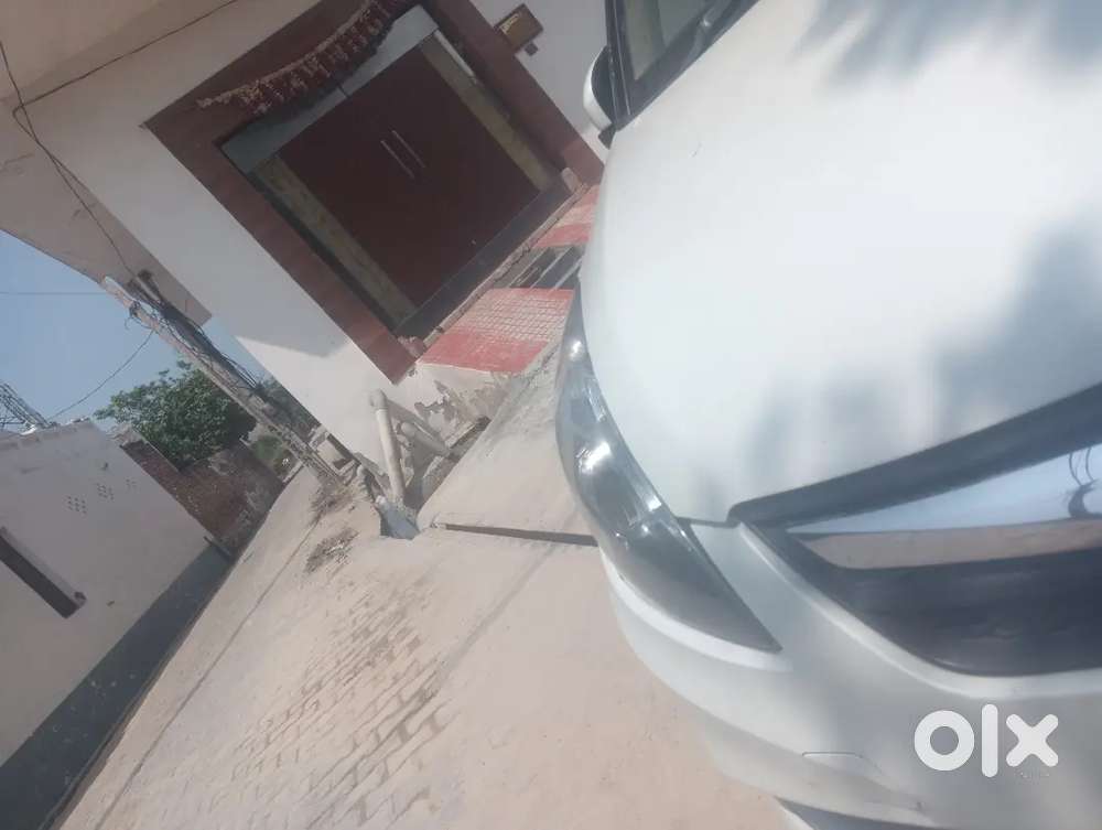 Maruti Suzuki Dzire 2017 Lxi Manual Paris 275000