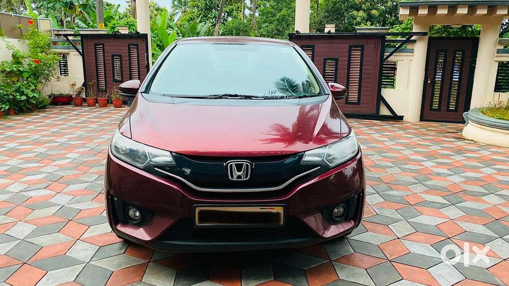 Honda Jazz Petrol Automatic 2016 Km Driven 42000