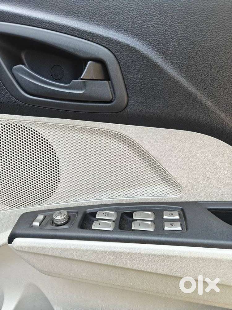 Mahindra Xuv300 W6, 2023, Petrol