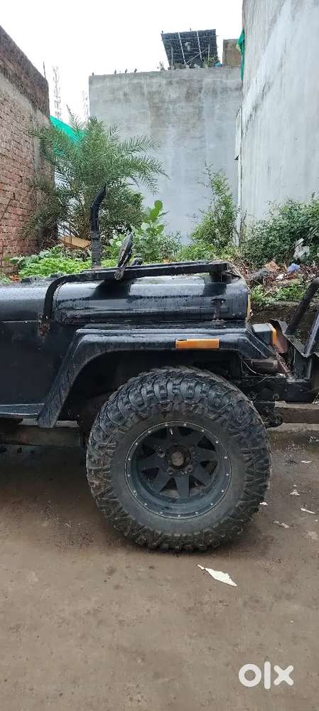 Mahindra Jeep Classic 1983