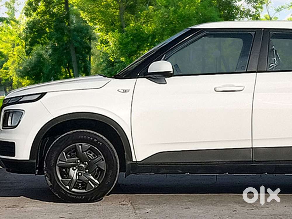 Hyundai Venue, 2025, Cng & Hybrids