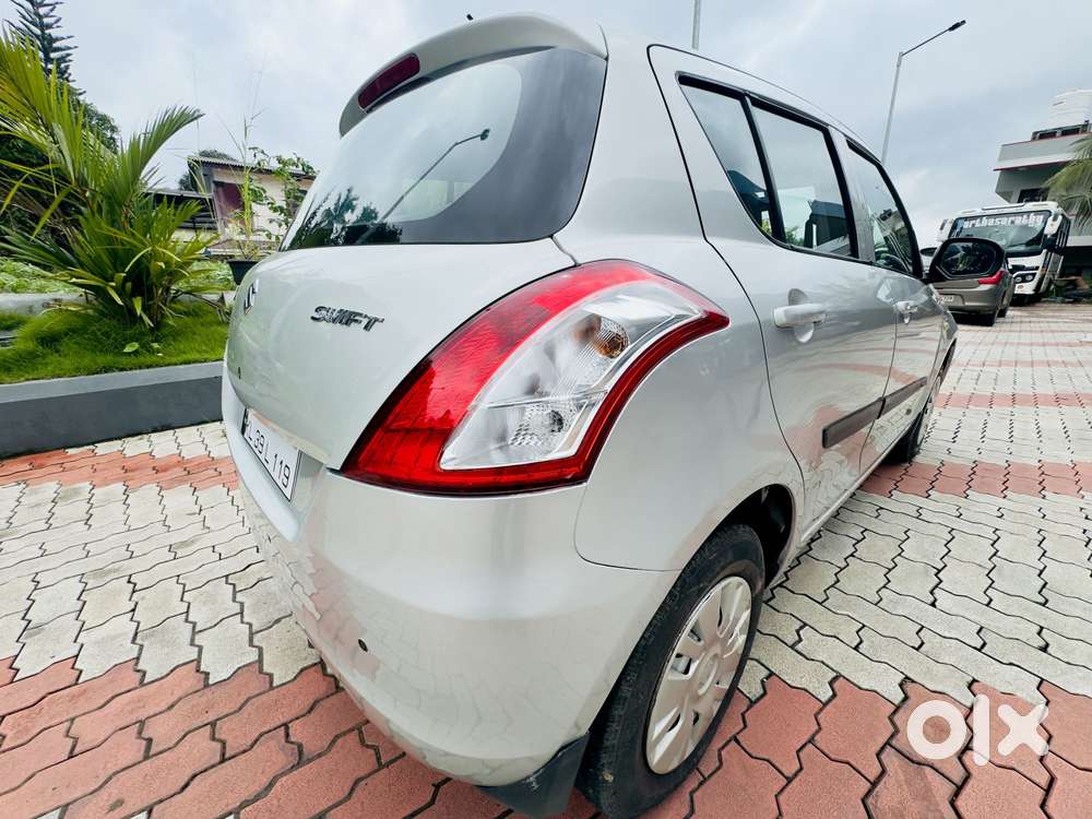 Maruti Suzuki Swift 1.2 Lxi (o), 2017, Petrol