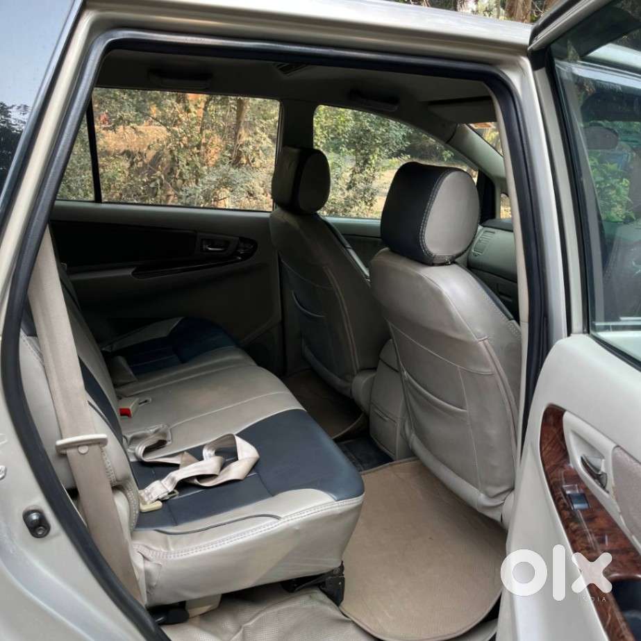 Toyota Innova 2.5 Vx 8 Str Bs-iii, 2015, Diesel