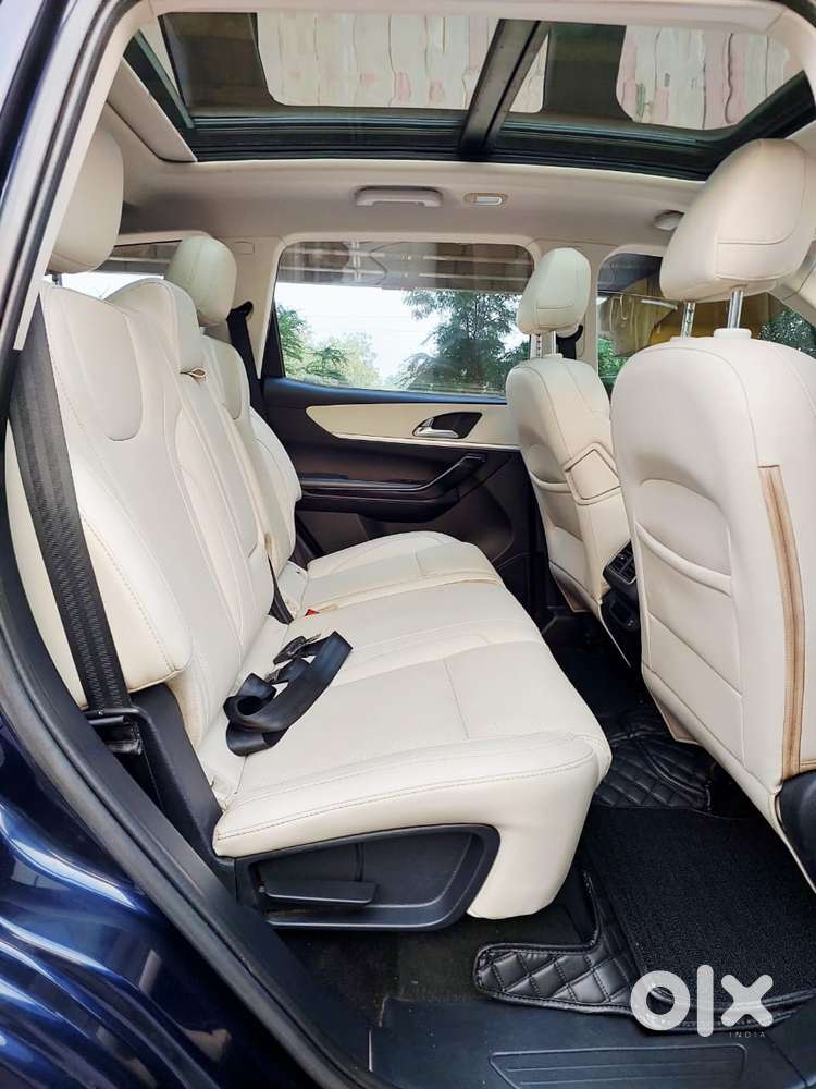 Mahindra Xuv700 2.0 Ax 7 Petrol At Luxury Pack Str, 2021, Petrol