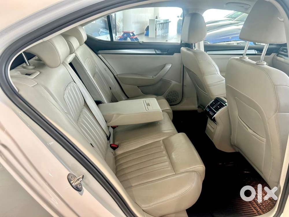 Skoda Superb Style 1.8 Tsi At, 2018, Petrol