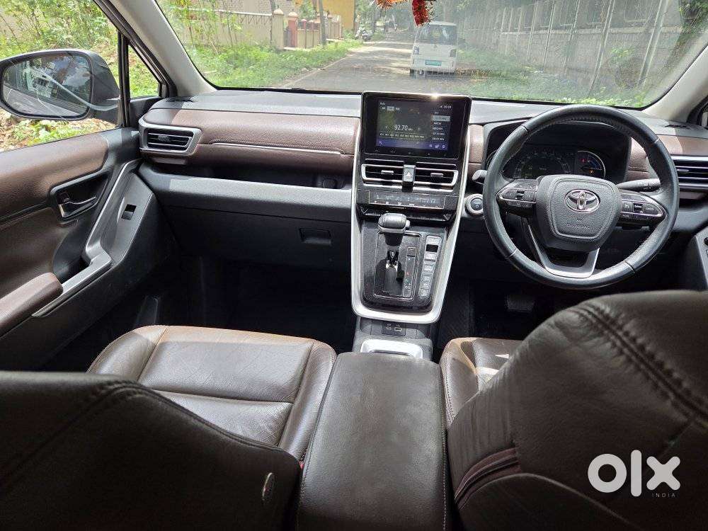 Toyota Innova Hycross 2.0 Vx Hybrid 7 Str, 2023, Petrol