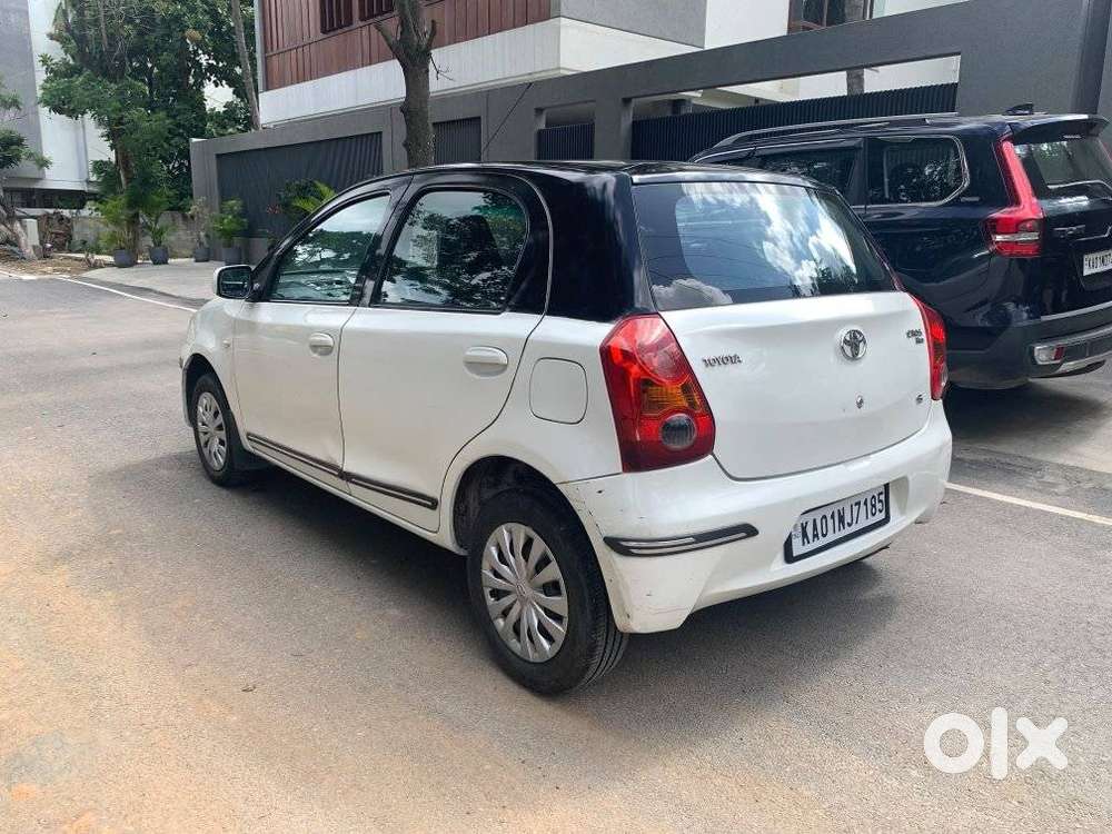 Toyota Etios Liva G, 2011, Petrol