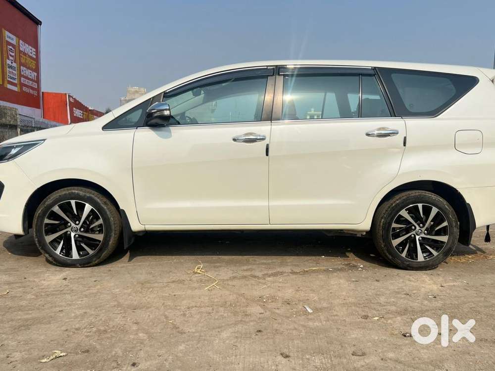 Toyota Innova Crysta 2022vip No Diesel Well Maintained