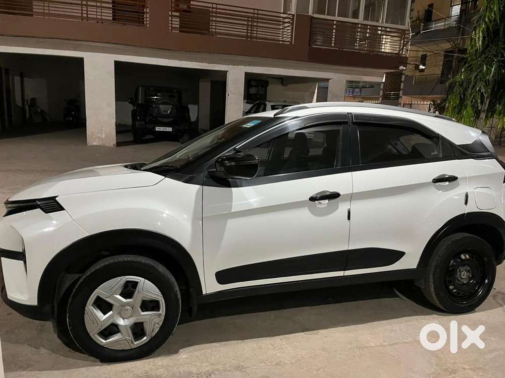 Tata Nexon 2024 Petrol Well Maintained