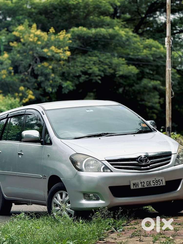 Toyota Innova 2010 2.5 V Model