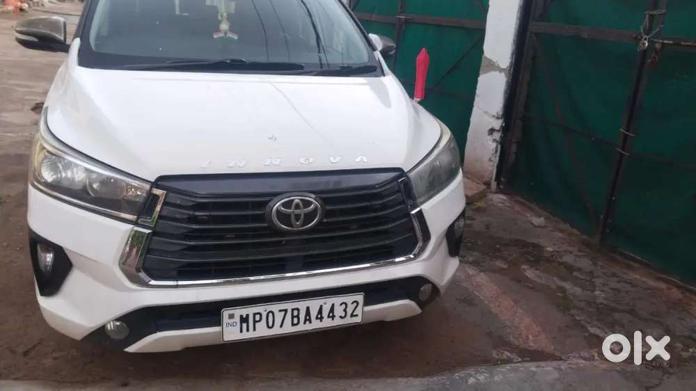 Innova Crysta 2016