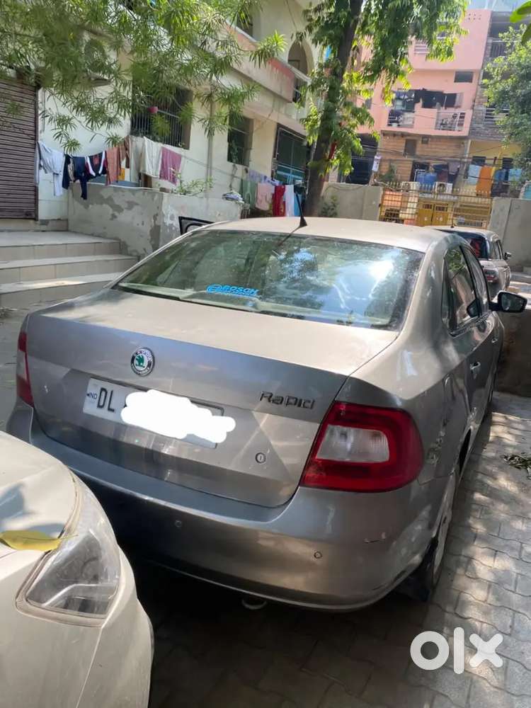 Skoda Rapid Automatic 2013 Petrol Mint Condition Car Silent Engine