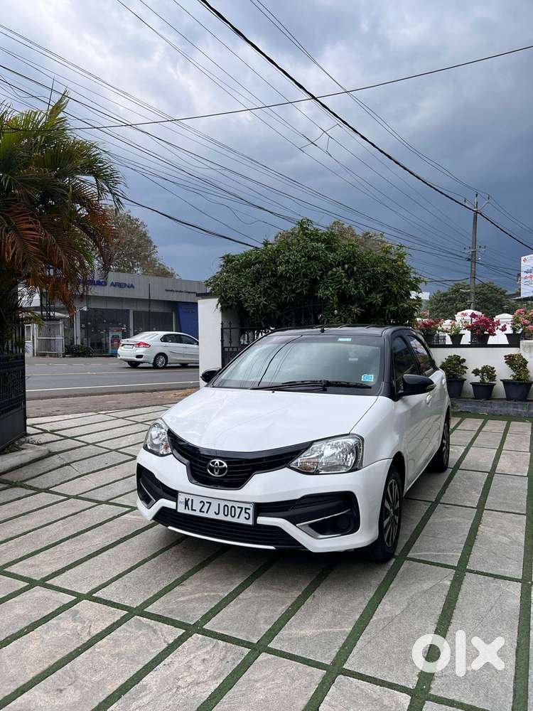 Toyota Etios Liva 1.2 V Dual Tone, 2019, Petrol
