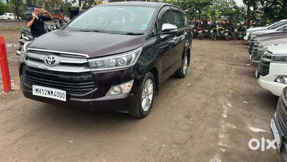 Toyota Innova Crysta 2.8 Zx At 7 Seater, 2016, Diesel