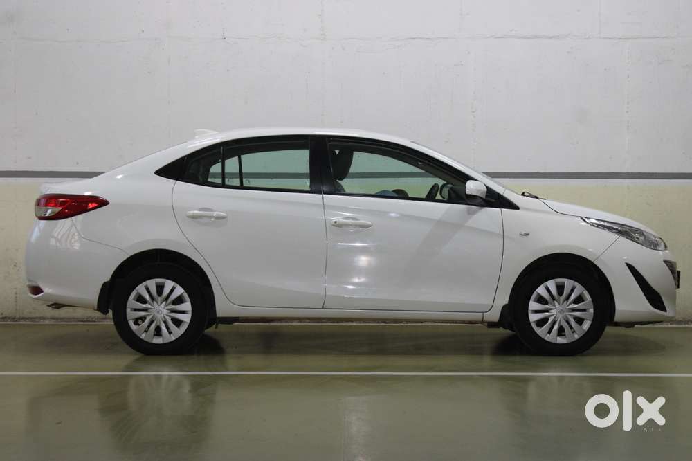 Toyota Yaris J Cvt, 2018, Petrol