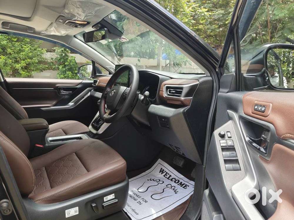 Toyota Innova Hycross 2.0 Zx (o) Hybrid 7 Str, 2024, Petrol